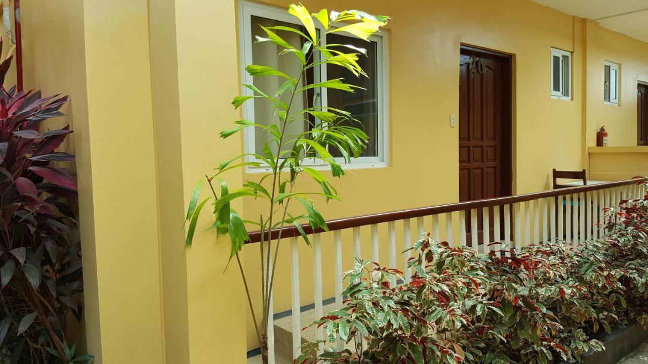 Blue Lagoon Inn & Suites Puerto Princesa Екстериор снимка
