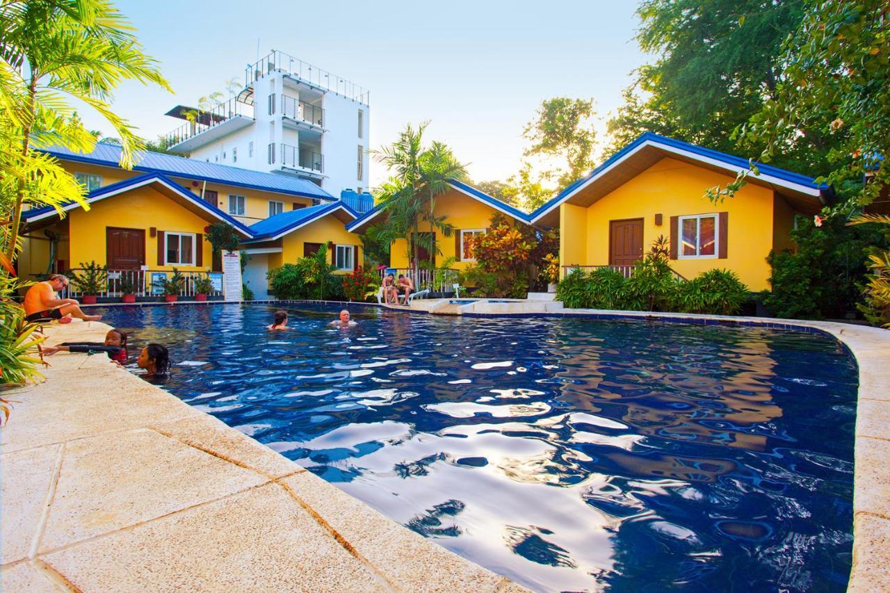 Blue Lagoon Inn & Suites Puerto Princesa Екстериор снимка