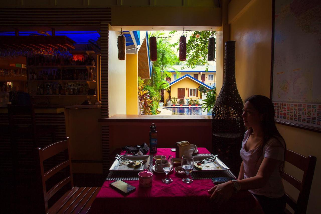Blue Lagoon Inn & Suites Puerto Princesa Екстериор снимка