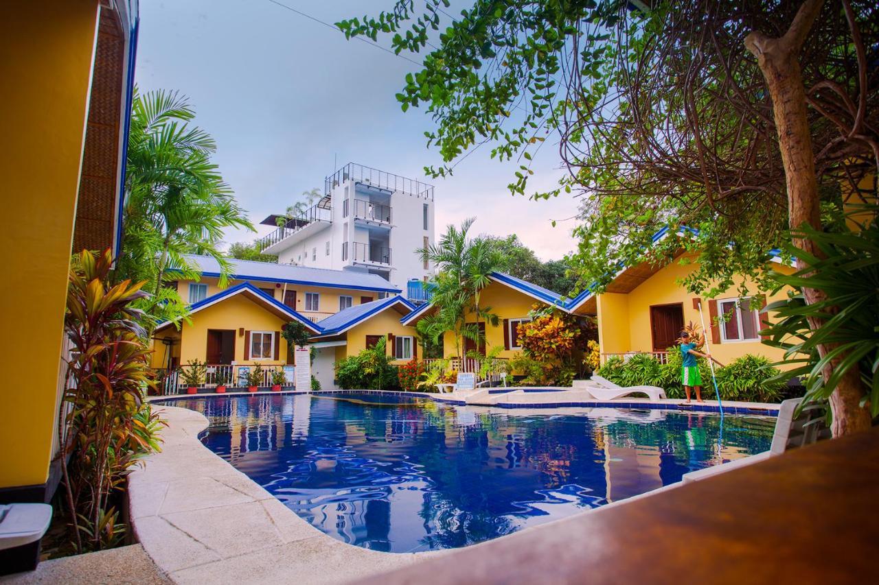 Blue Lagoon Inn & Suites Puerto Princesa Екстериор снимка